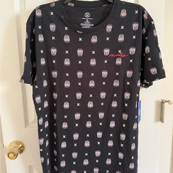 NWT! Hurley Sugar Skull Tee - Picture 1 of 4
